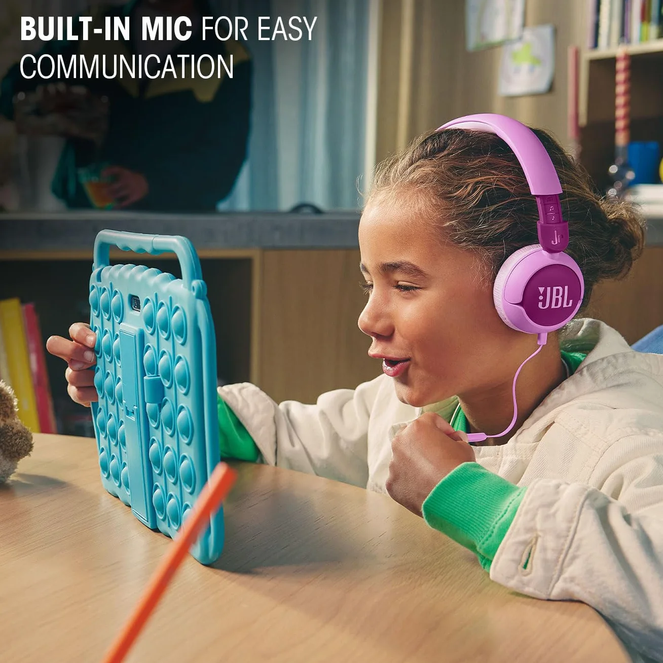 JBL Junior 320 Cuffie On-Ear con Filo per Bambini, Microfono Integrato, Safe Sound, Limitatore del Volume, Cuscinetti Morbidi e Spessi 12 mm, Set Adesivi, Design Portatile Pieghevole, Blu