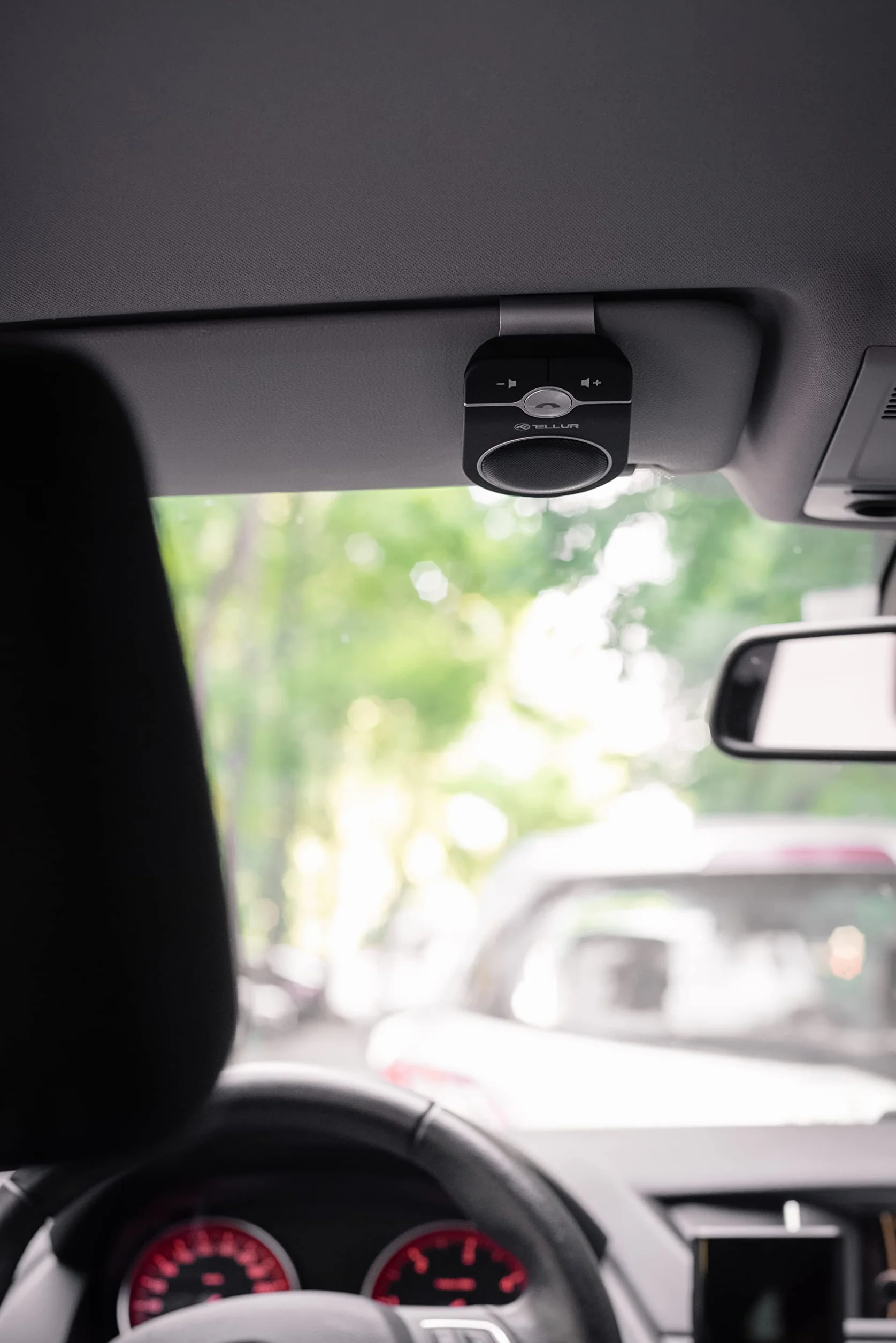 TELLUR CK-B1 Vivavoce Bluetooth per Auto, Sensore di Movimento per Accensione/Spegnimento Automatico, Microfono con Cancellazione dell'Eco e Cancellazione del Rumore, Siri e Google, Multipunto